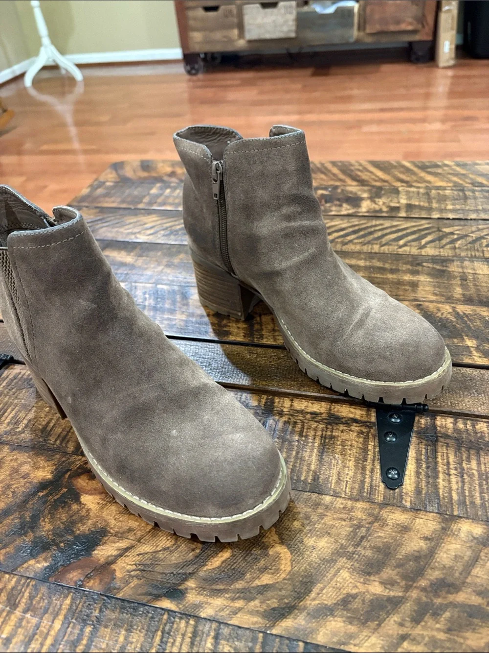 Carlos Suede Lug Sole Ankle Boots - Taupe